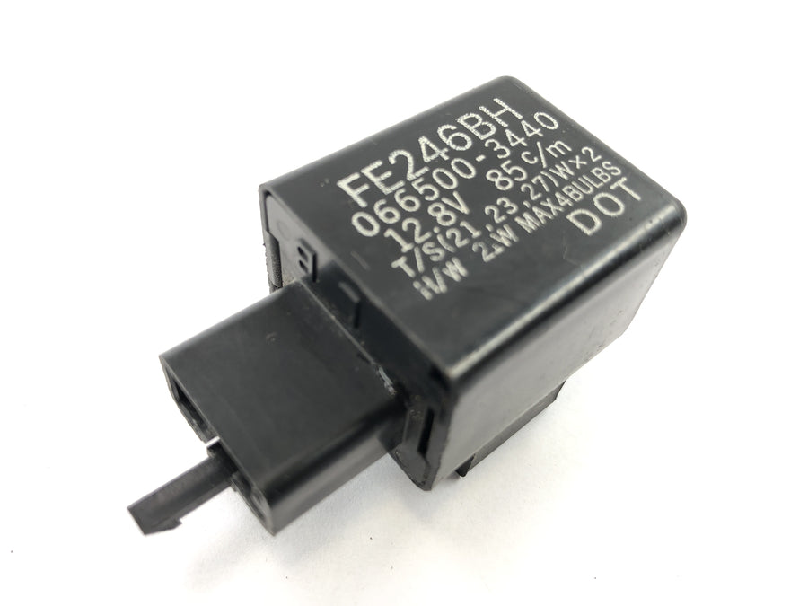 Kawasaki GPZ 1100 ZXT10E [1997] - turn signal rack control unit switching relay motorcycle