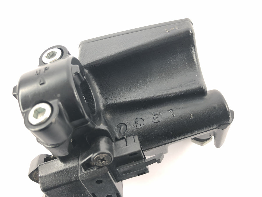 Triumph Tiger 900 T400 [1998] - Clutch pump handlebar fitting left clutch lever