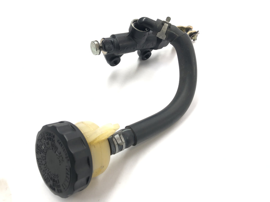 Triumph Daytona 955i T595N [2003] - brake pump at the back main brake cylinder