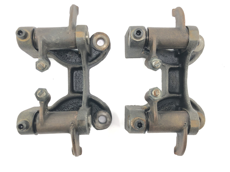 Moto Guzzi V7 Special [1971] - rocker arm bracket rocker arm shaft valve train carrier