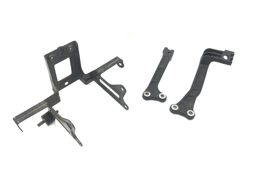 Aprilia RSV 1000 R [2004] - Radiator bracket radiator