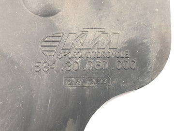 KTM 640 Adventure LC4 [2001] - sprocket cover engine cover - 0
