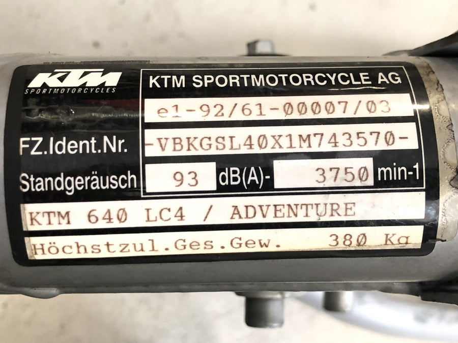 KTM 640 Adventure LC4 [2001] - frame with papers
