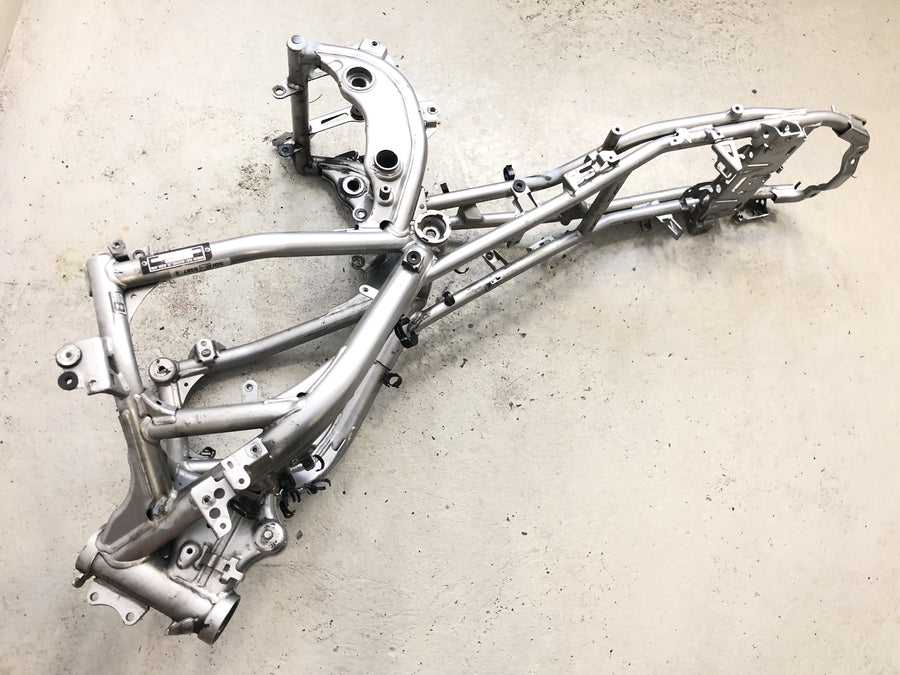 Kawasaki Versys KLE 650 A [2006] - Frame main frame with papers