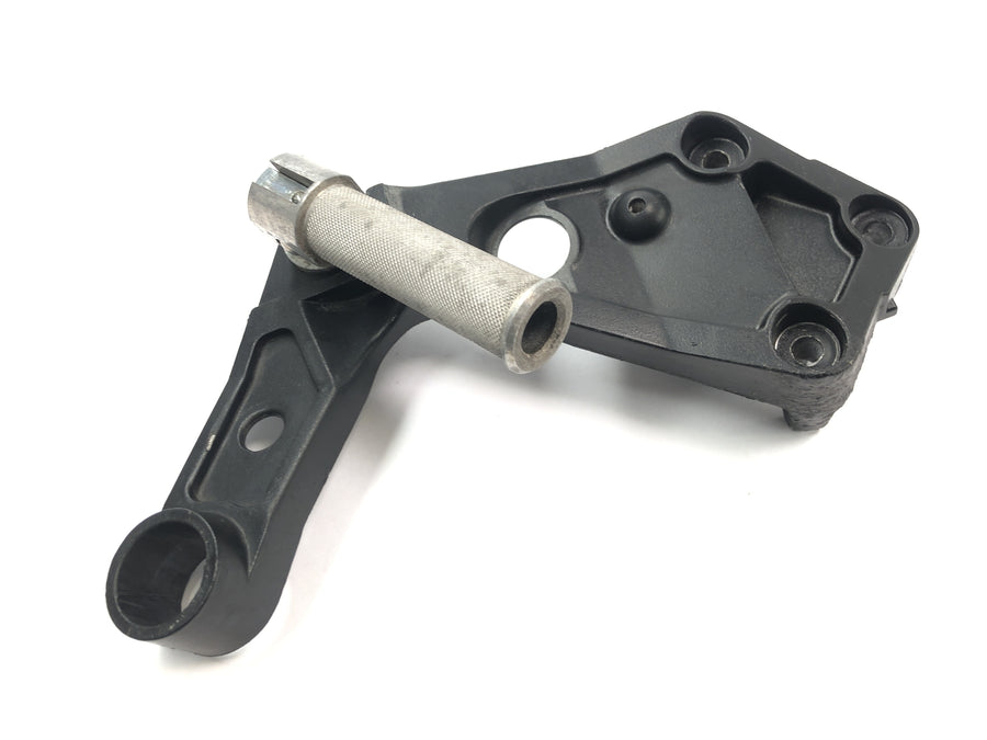 Triumph Daytona 900 T300 [1996] - Footrest bracket passenger left passenger footrest