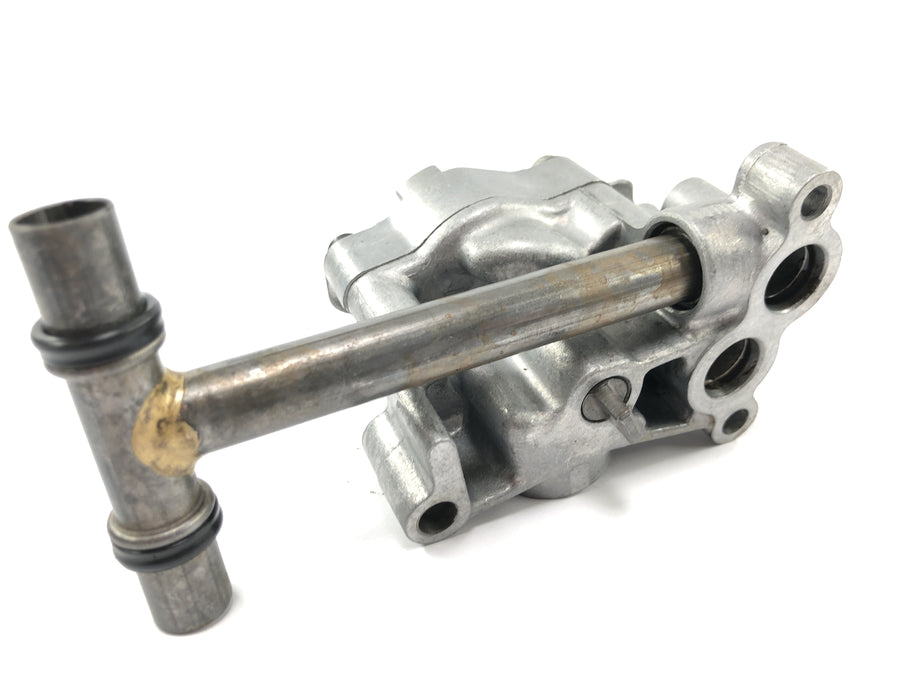Honda XRV 750 Africa Twin RD04 [1990] - Oil pump with drive wheel and oil strainer