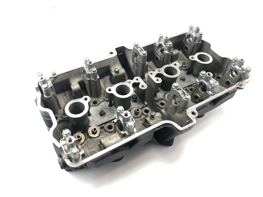 Suzuki GSX R 1100 GU74C [1987] - Cylinder head valve head cylinder head housing
