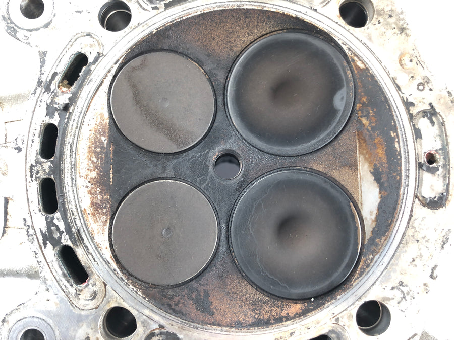 Ducati 1098 S H7 [2009] - cylinder head at the front