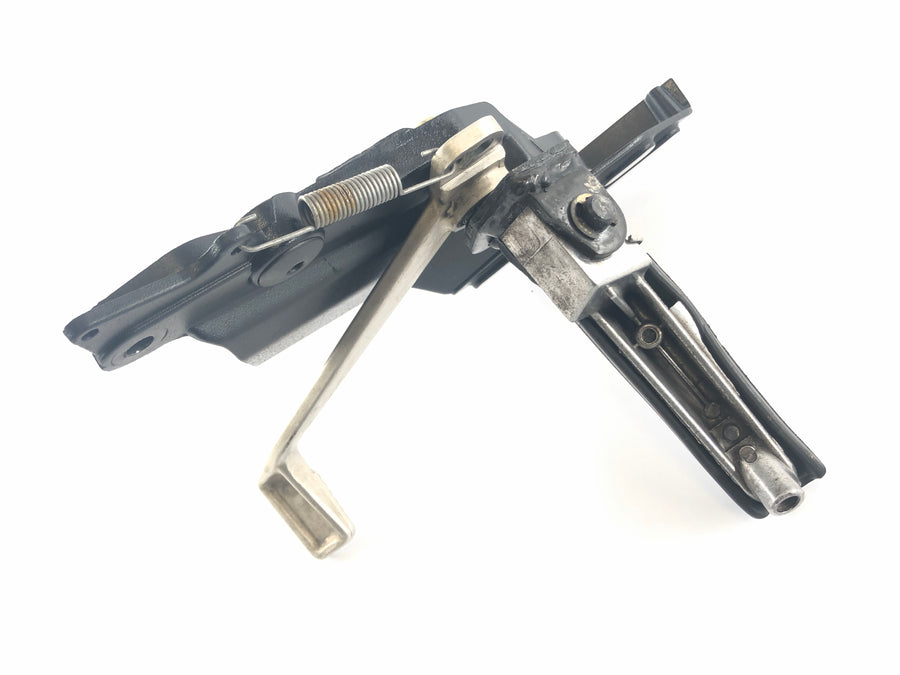 Triumph Daytona 1200 T300D [1995] - Right footrest with brake pedal