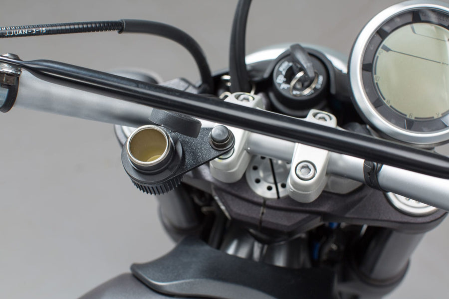 [SW-MOTECH] - Mounting plate for cigarette lighter M8 – Figure 1