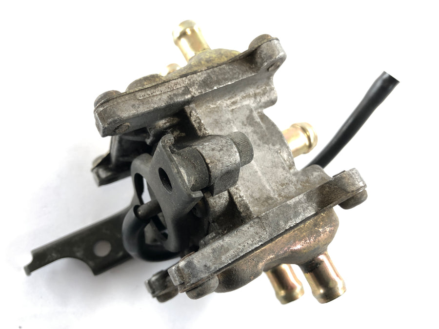 Suzuki Bandit GSF 1200 S WVA9 [2001] - Secondary air valve