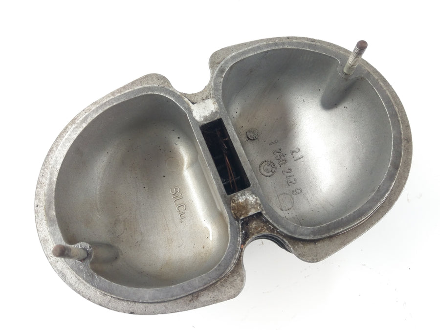 BMW R75/5 [1973] - valve cover