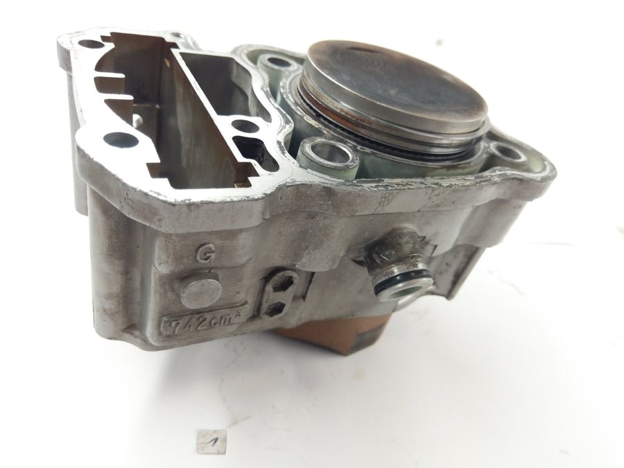 Honda Africa Twin XRV 750 RD07 [1993] - Cylinder with piston