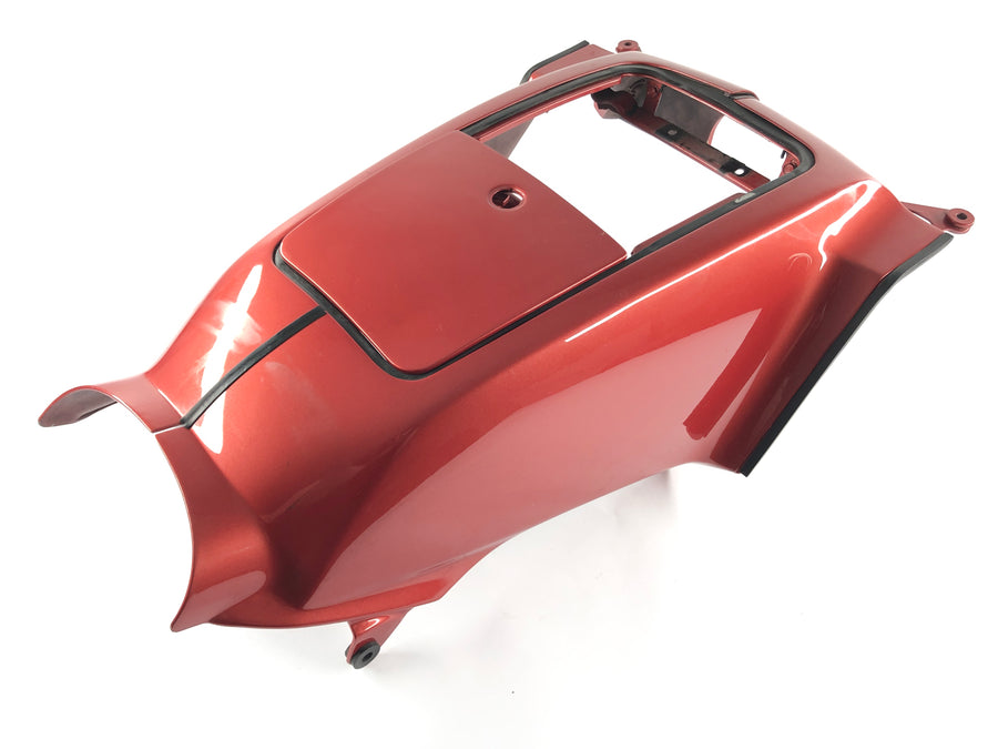 Honda Goldwing GL 1200 SC14 [1991] - Fairing in the middle in front of the seat with tank flap