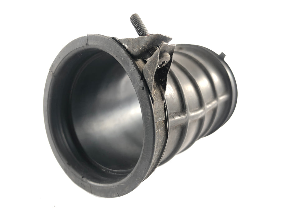 Suzuki LS 650 NP41B [1990] - Snorkel air filter box