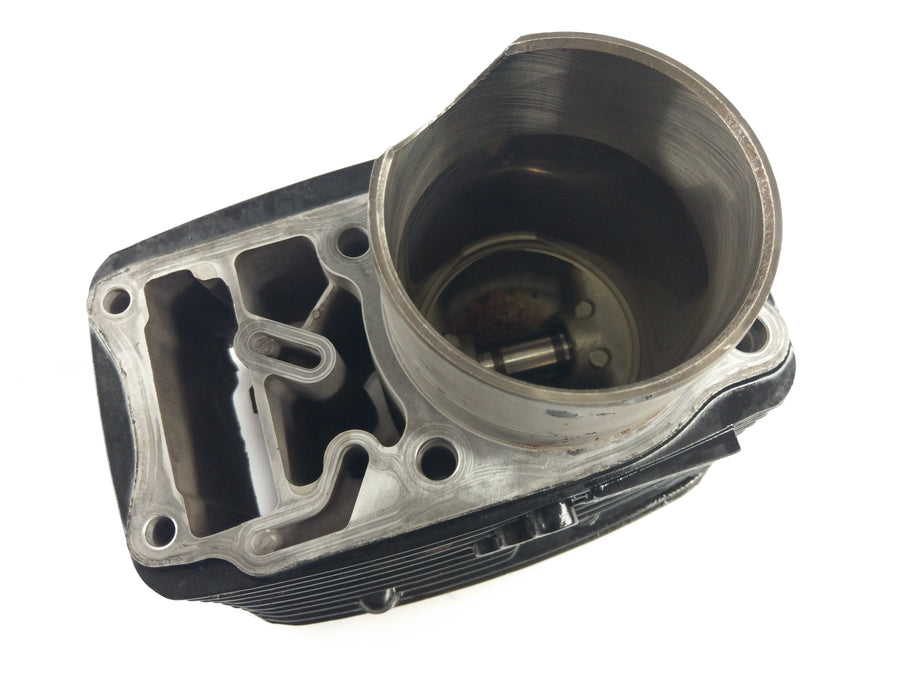Suzuki Intruder 1500 VL [2000] - Cylinder with piston