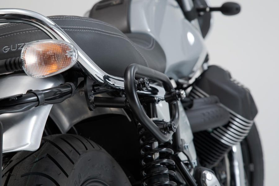 Moto Guzzi V7 III 750 Carbon [2019] - Legend Gear LC2 side bag system – picture 7
