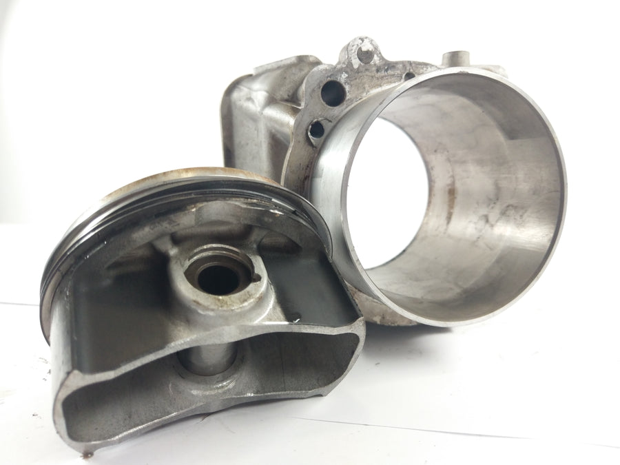 Ducati Monster S4 916 - Cylinder with piston vertical cylinder