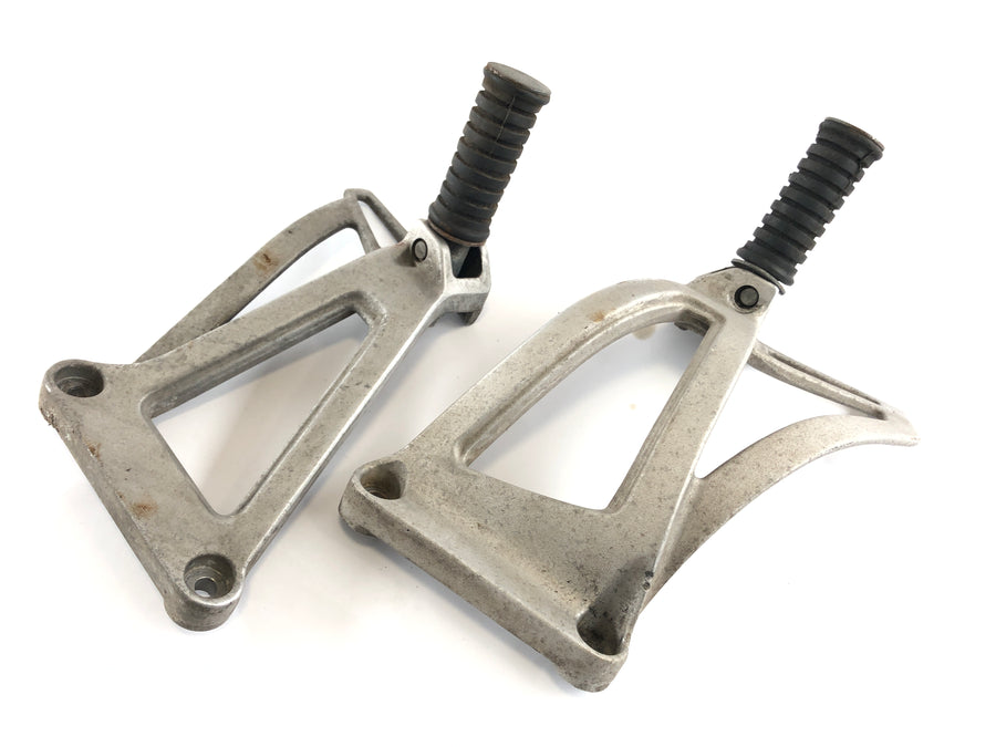 Yamaha XTZ 750 Super Tenere 3LD [1995] - Passenger footrests with holder left and right