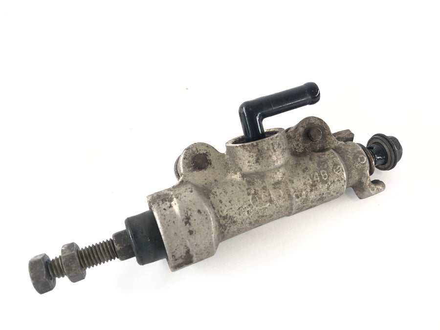 Suzuki DR 800 S BIG [1991] - Rear brake cylinder