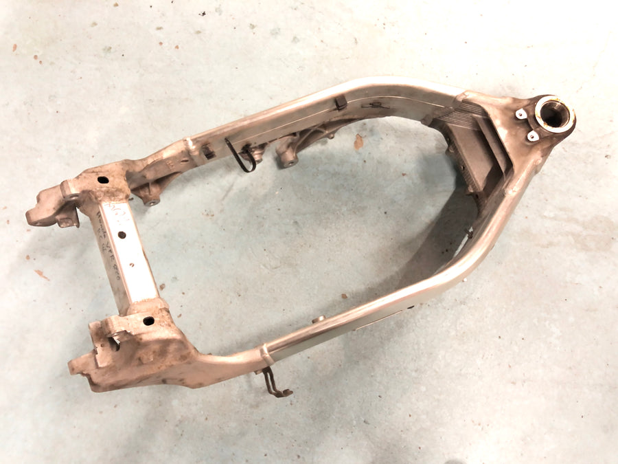 Honda VFR 800 RC46 [1999] - Frame with papers