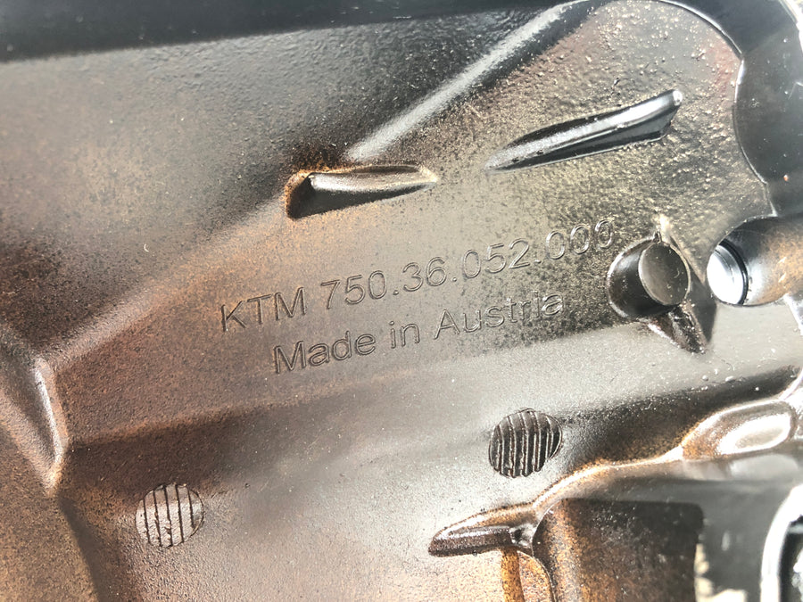 KTM Duke 690 A3 [2012] - Valve cover engine cover