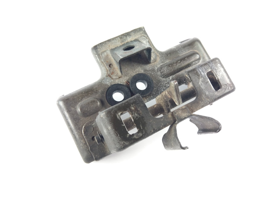 Yamaha V-Max 2WE - seat lock
