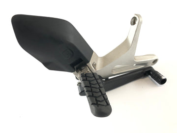 Husqvarna 701 Vitpilen [2018] - Driver footrest right with holder and brake pedal