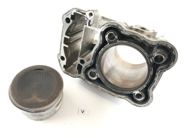 Honda Africa Twin XRV 750 RD07 [1993] - Cylinder with piston at the front - 0