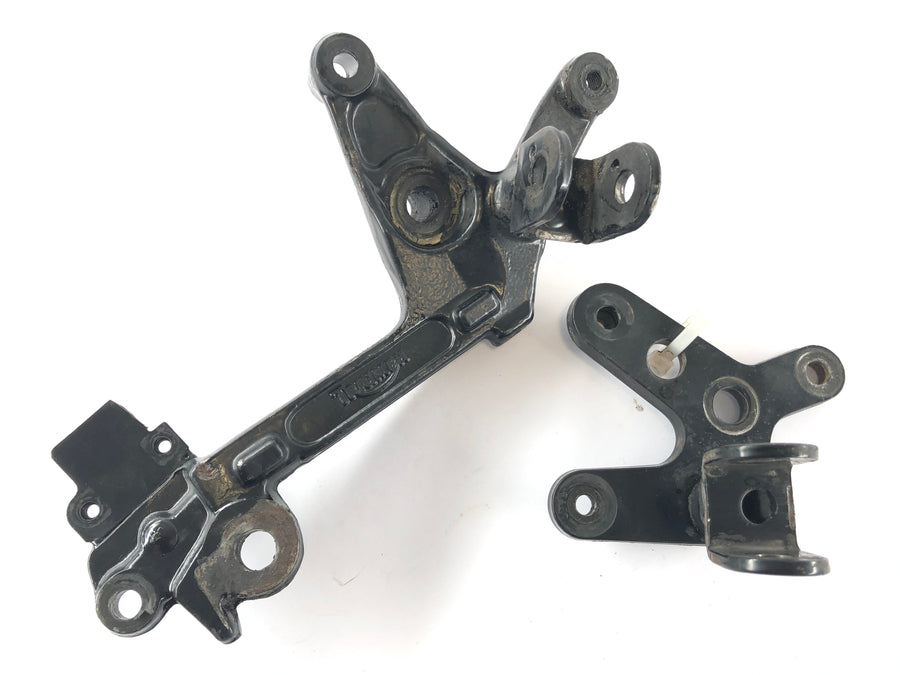 Triumph Tiger 900 T400 [1998] - Footrest holder front left and right