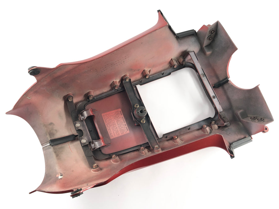 Honda Goldwing GL 1200 SC14 [1991] - Fairing in the middle in front of the seat with tank flap
