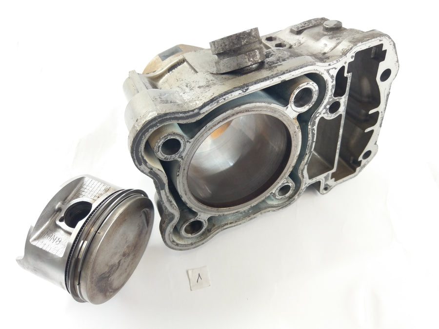 Honda XRV 650 African Twin RD03 [1989] - Cylinder with piston