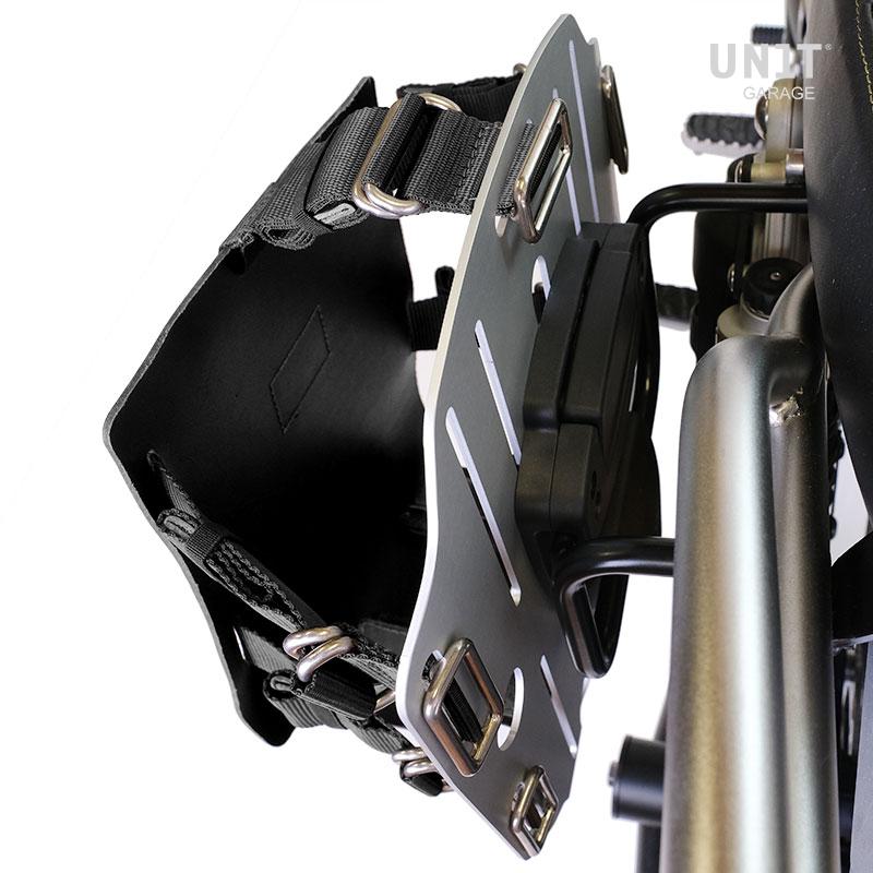 BMW R 12 nineT [2024-2026] - Aluminium-Taschenhalter mit verstellbarer Lederfront und Schnellkupplung + linker Rahmen