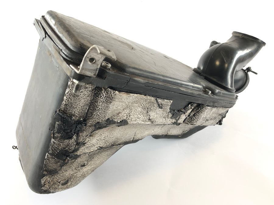 Yamaha YFM 350 Warrior 3GD [2003] - Air filter box Airbox with crack