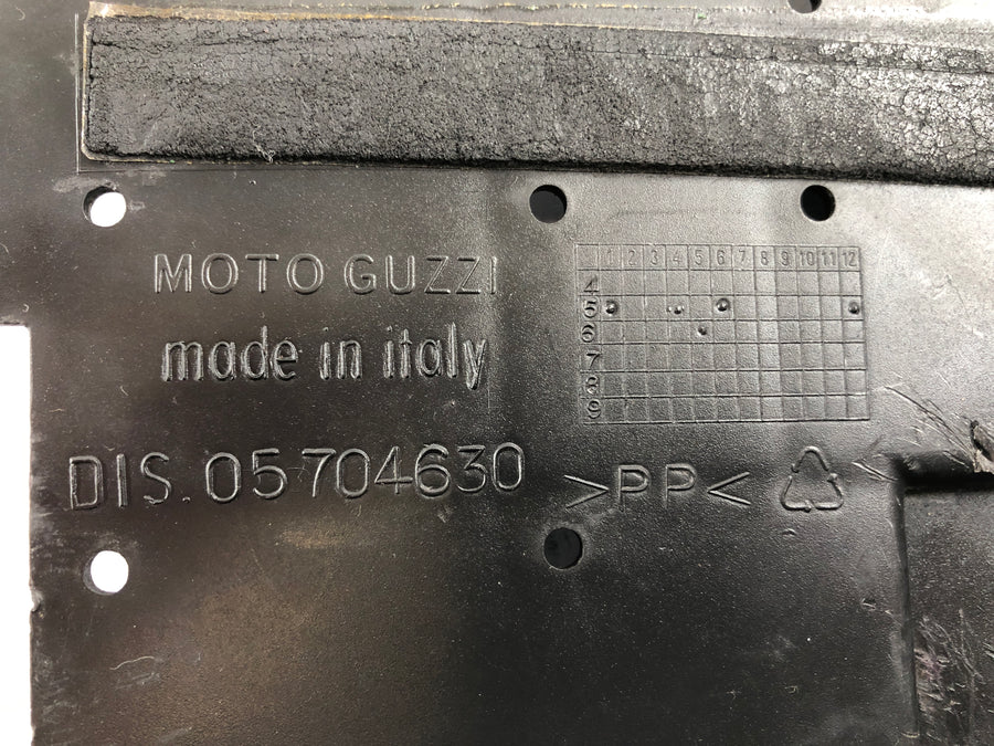 Moto Guzzi Norge 1200 LP [2006] - Battery box cover