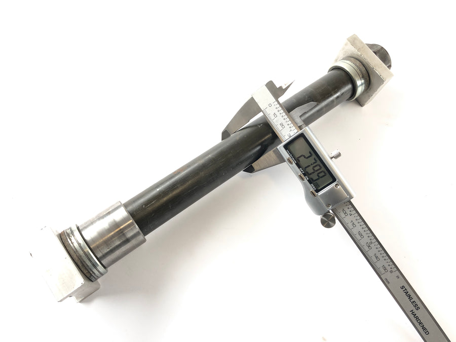 Yamaha YZF R6 RJ03 [2000] - rear axle