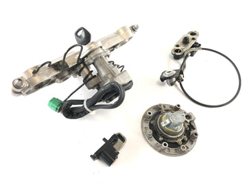 Suzuki DL 1000 V-Strom [2006] - Top triple clamp with lock set - 0
