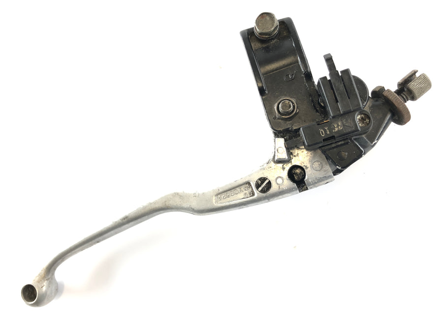 Yamaha TZR 125 4FL [1997] - Clutch fitting with clutch lever