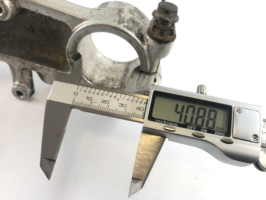 Yamaha DT 125 4BL [1999] - lower triple clamp