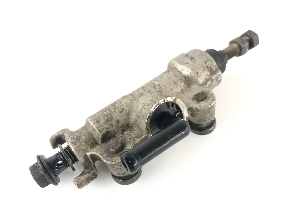 Suzuki DR 800 S BIG [1991] - Rear brake cylinder