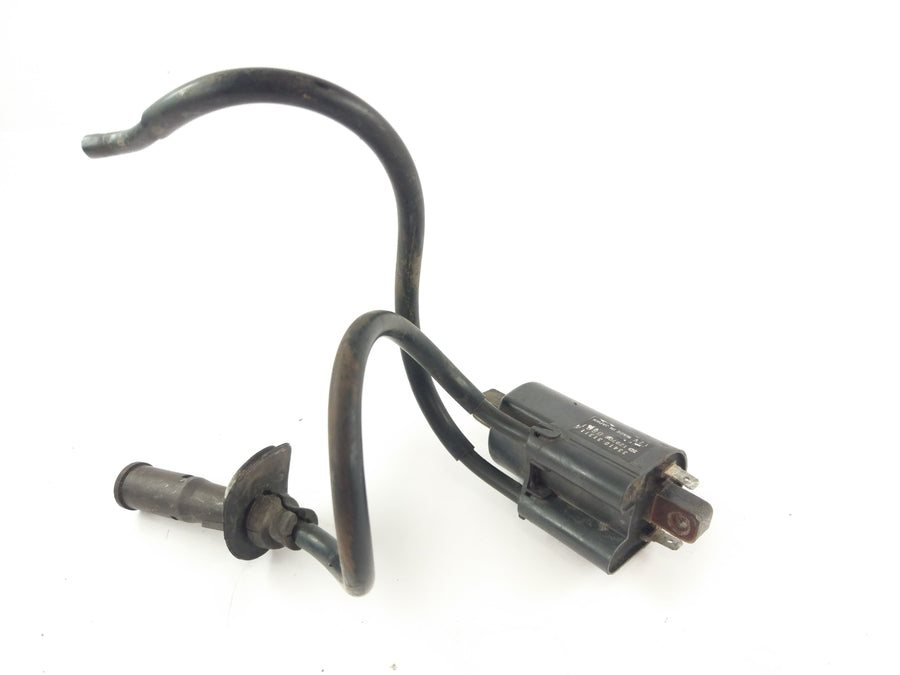 Suzuki GSX-R 1100 GU74C [1988] - Ignition coil and spark plug connector