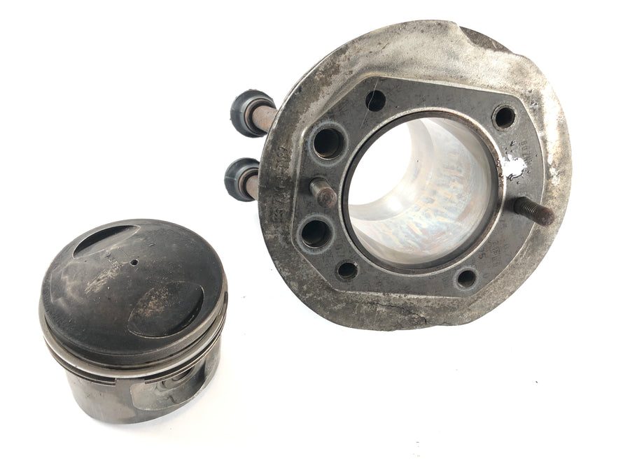 BMW R 75/6 [1974] - Cylinder with piston right